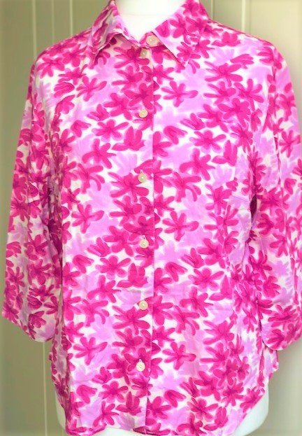 Damen Bluse- Gr. 44 weiß mit pinkfarbenen Blumen Print