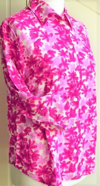 Damen Bluse- Gr. 44 weiß mit pinkfarbenen Blumen Print