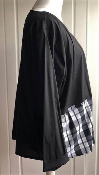 NEU Kischella Design Kurze Blusen Jacke, schwarz/weiß Gr. 46/48