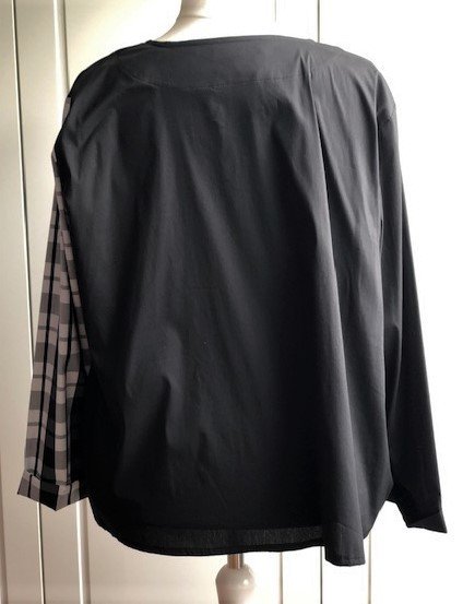NEU Kischella Design Kurze Blusen Jacke, schwarz/weiß Gr. 46/48