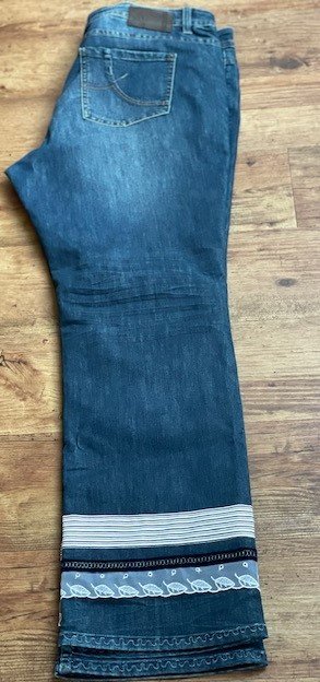 Damen Jeans aktuell Upcycling Mode Nachhaltig Unikat Gr. 46